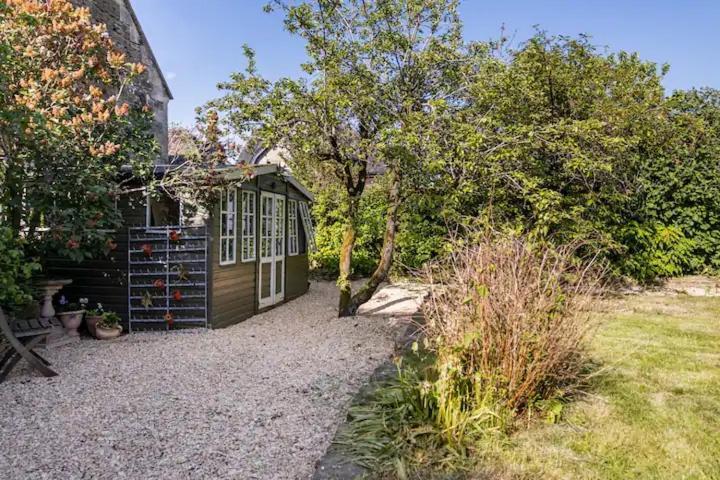 The Lodge - A Tranquil Escape Atworth Exteriér fotografie
