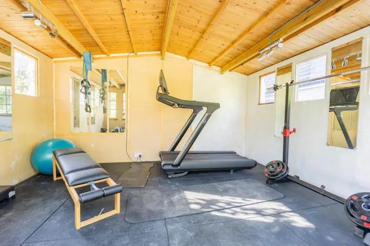 The Lodge - A Tranquil Escape Atworth Exteriér fotografie